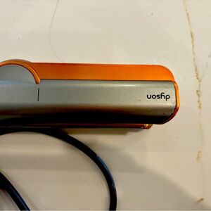 Dyson Air Strait hardly used!